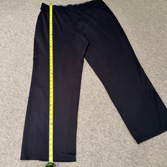 UNDER ARMOUR BLACK LOOSE FIT ATHLETIC PANTS WITH POCKETS, DRAWSTRING AND DETAILS - Picture 2 of 8
